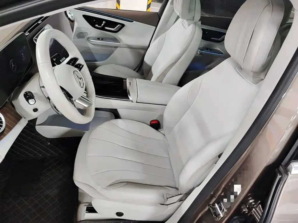 Mercedes-Benz EQE SUV — миниатюра 20