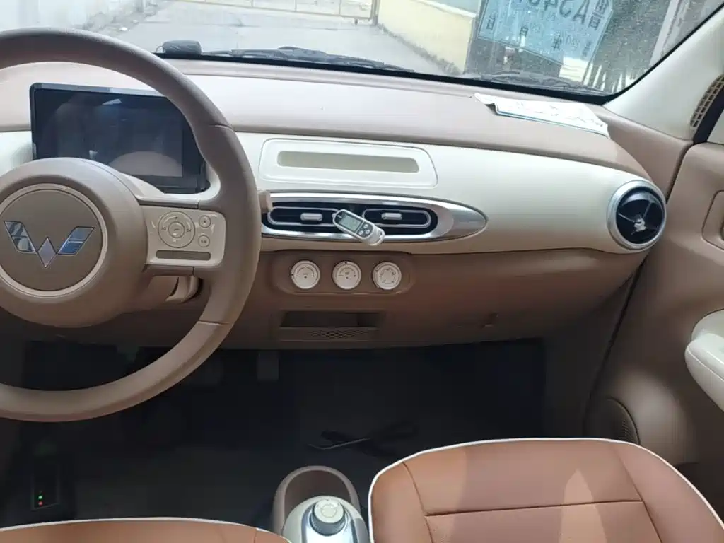 Wuling MINIEV — миниатюра 13
