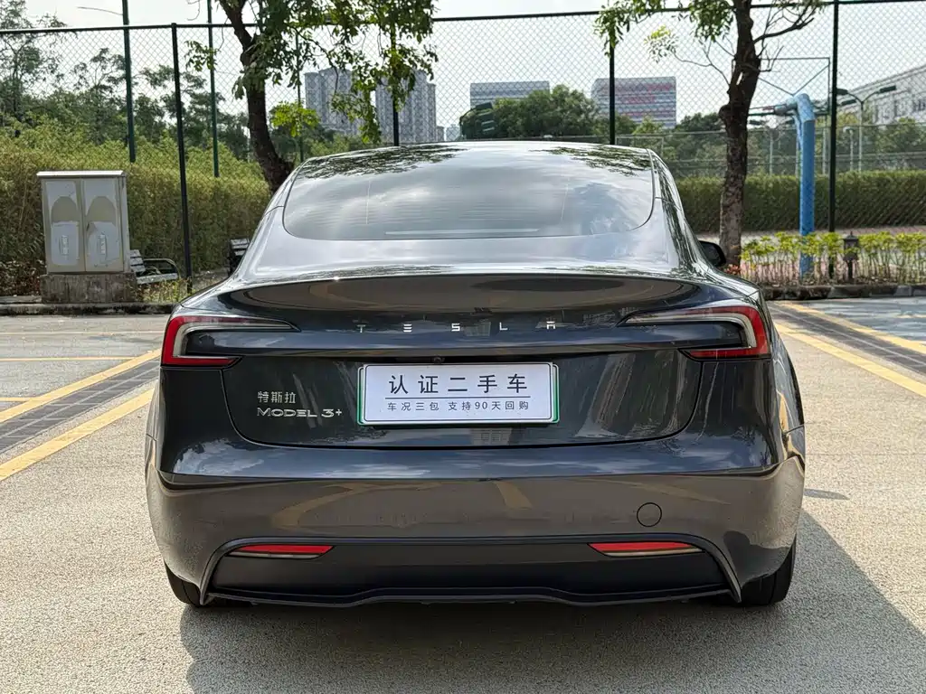 Tesla Model 3 — миниатюра 12