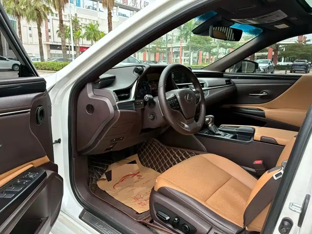 Lexus ES — миниатюра 4