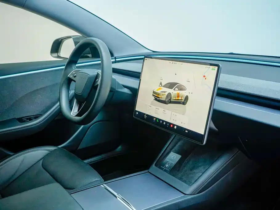 Tesla Model 3 — миниатюра 18