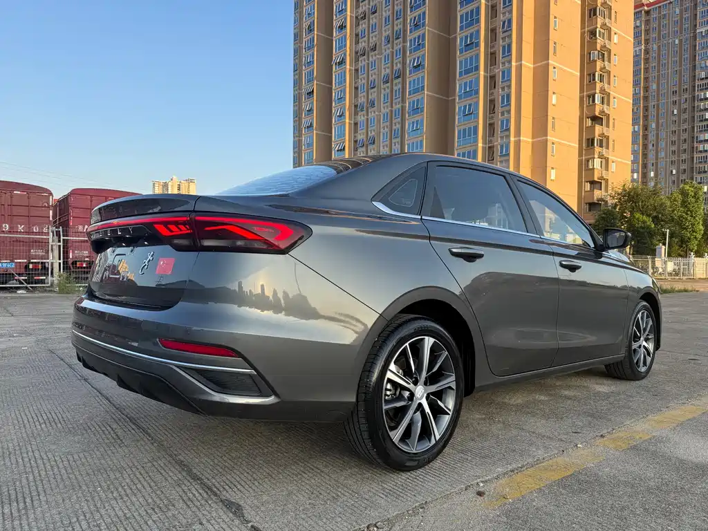 Geely Emgrand — миниатюра 5
