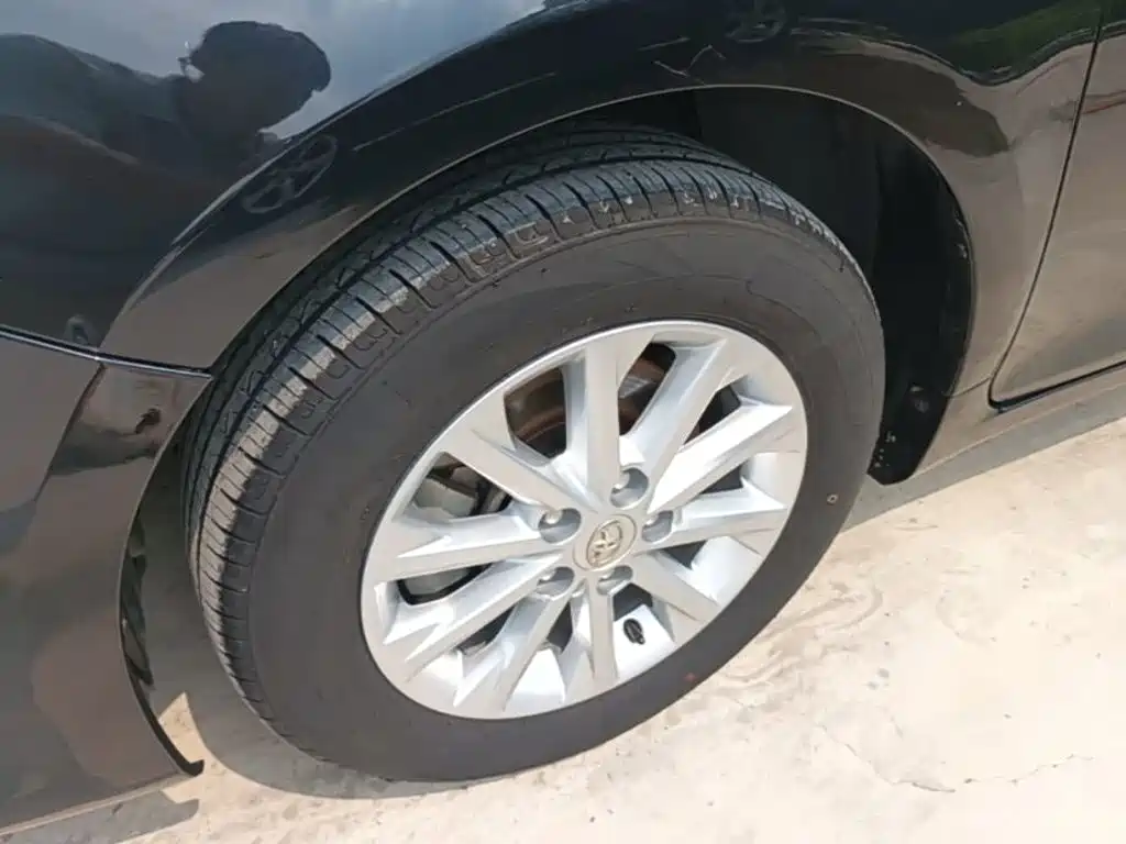 Toyota Camry — миниатюра 23