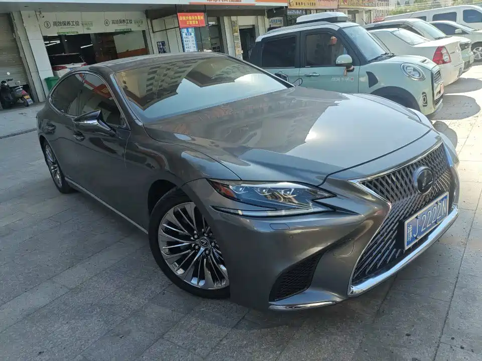 Lexus LS — миниатюра 9