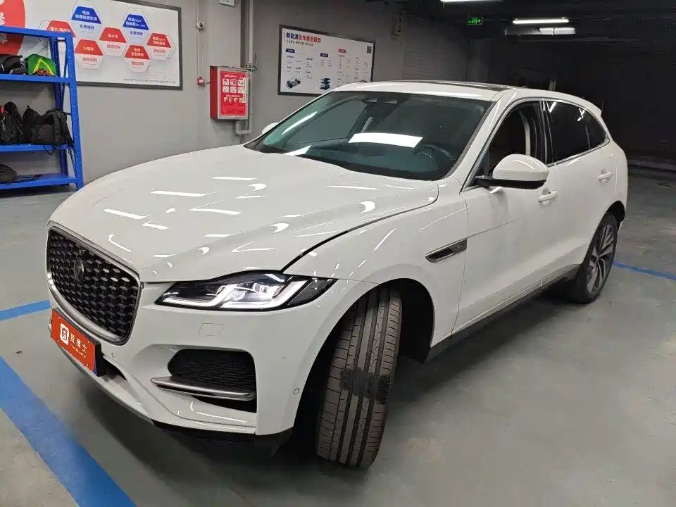 Jaguar F-PACE