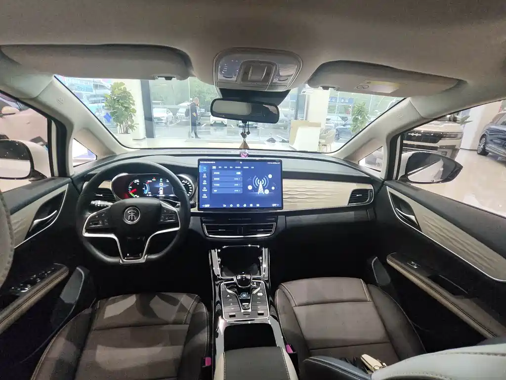 BYD MAX New Energy — миниатюра 11