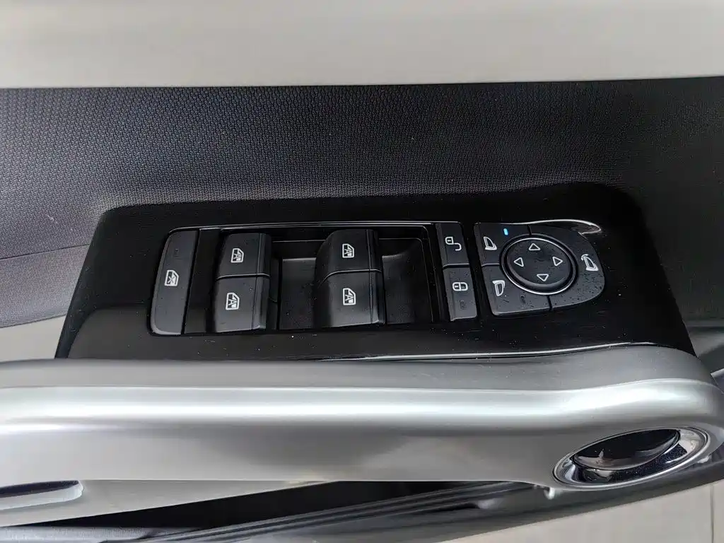 BYD Yuan Plus — миниатюра 9