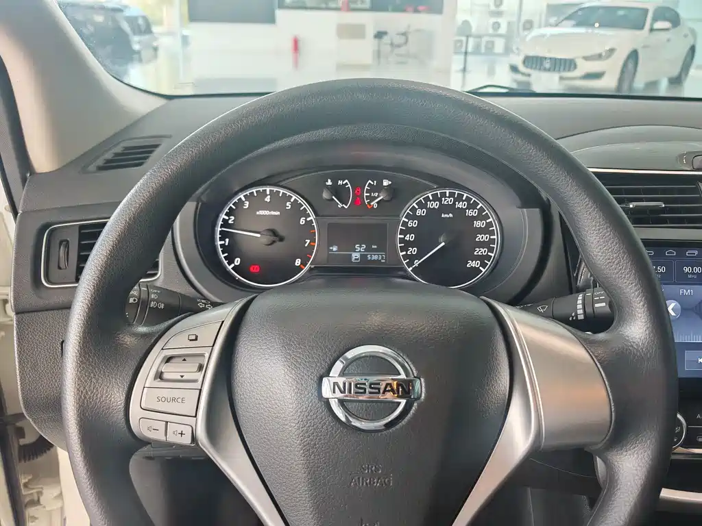 Nissan Tiida — миниатюра 7