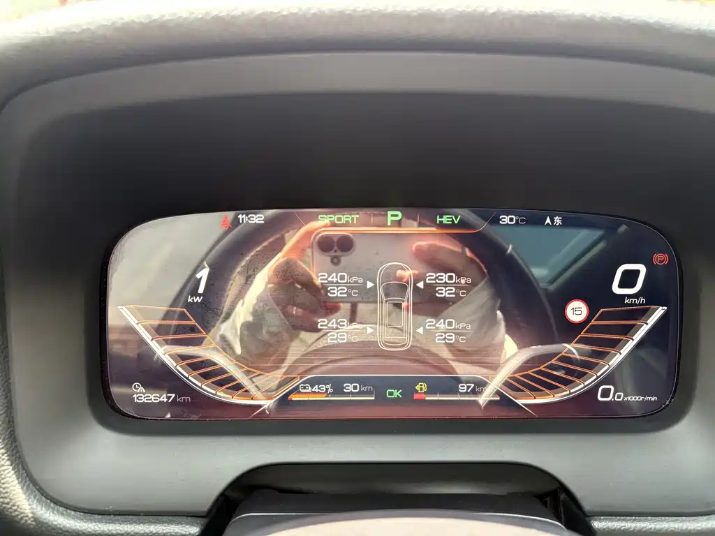 BYD Tang New Energy — миниатюра 23