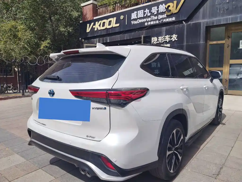 Toyota Crown Kluger — миниатюра 4