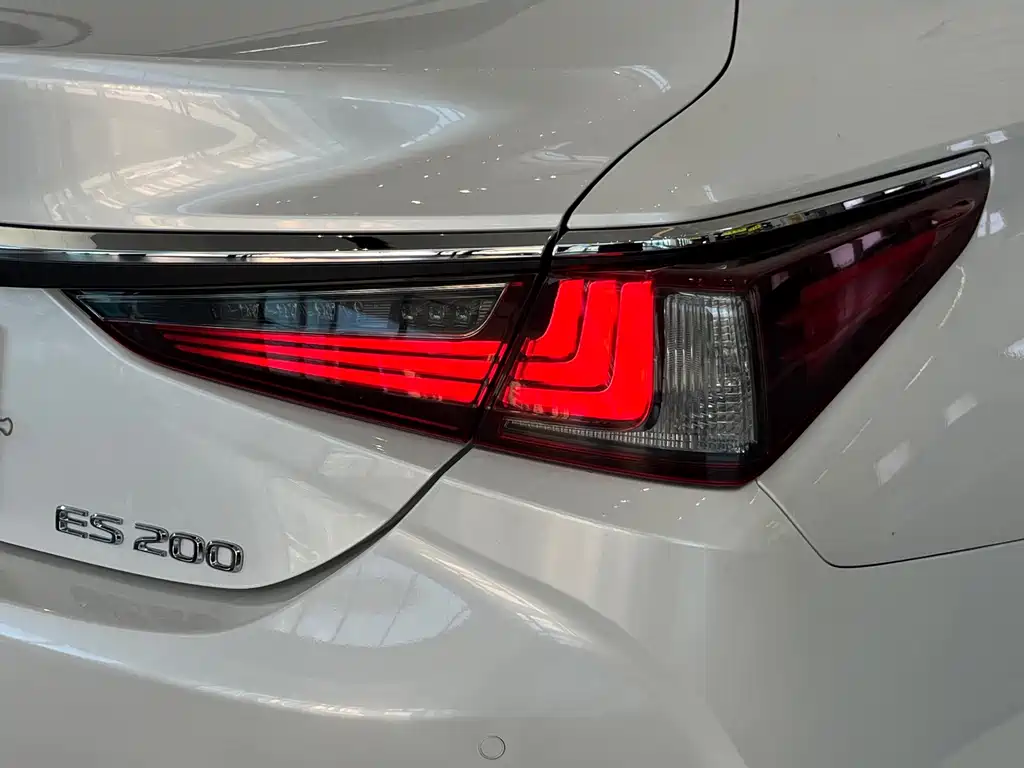 Lexus ES — миниатюра 21