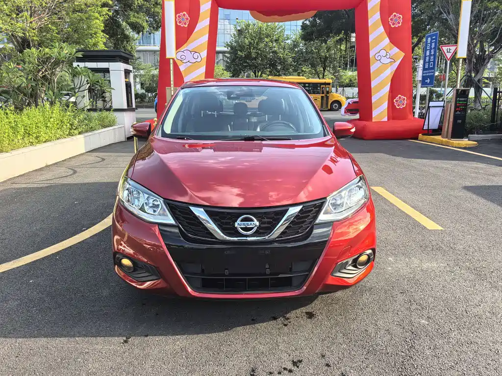 Nissan Tiida — миниатюра 2