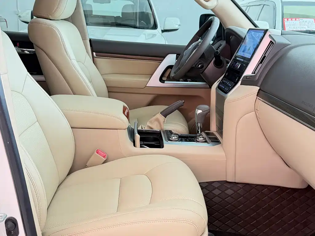 Toyota Land Cruiser 2012 4.0L AT VX