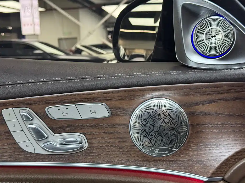 Mercedes-Benz E-Class — миниатюра 5