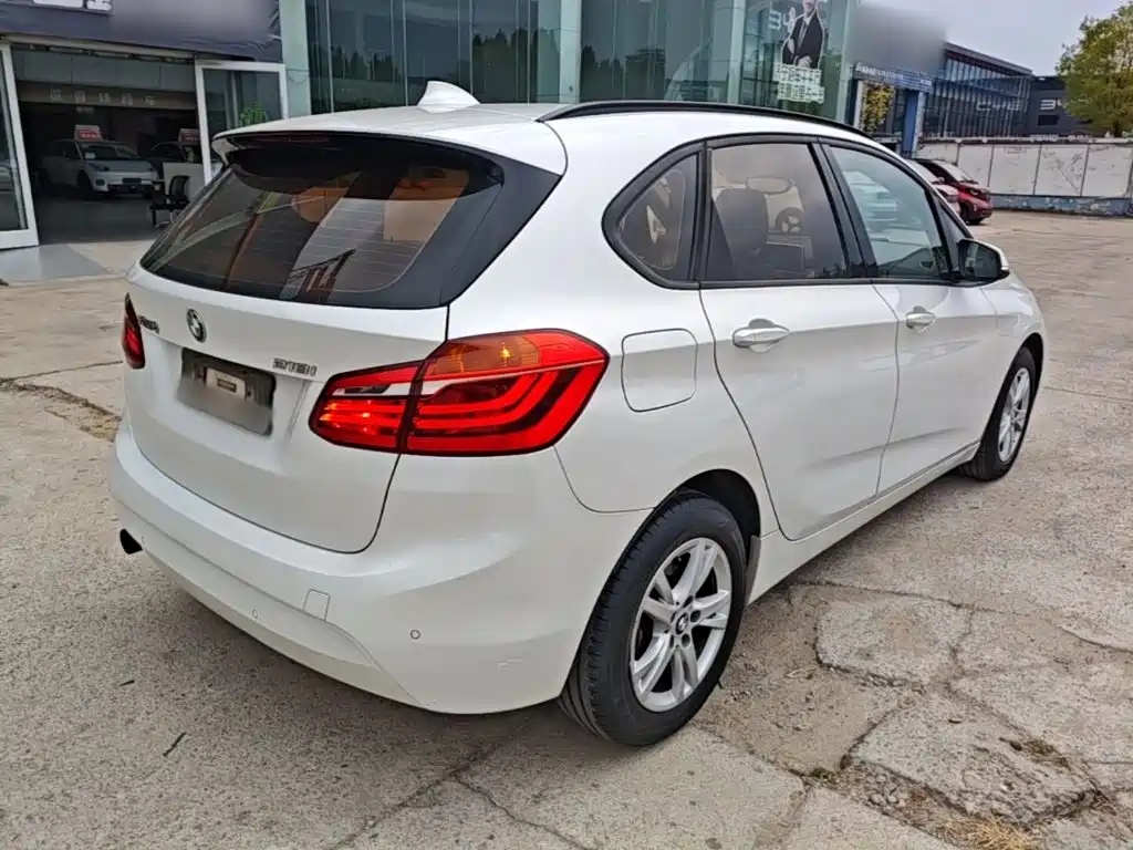 BMW 2 Series Active Tourer — миниатюра 7