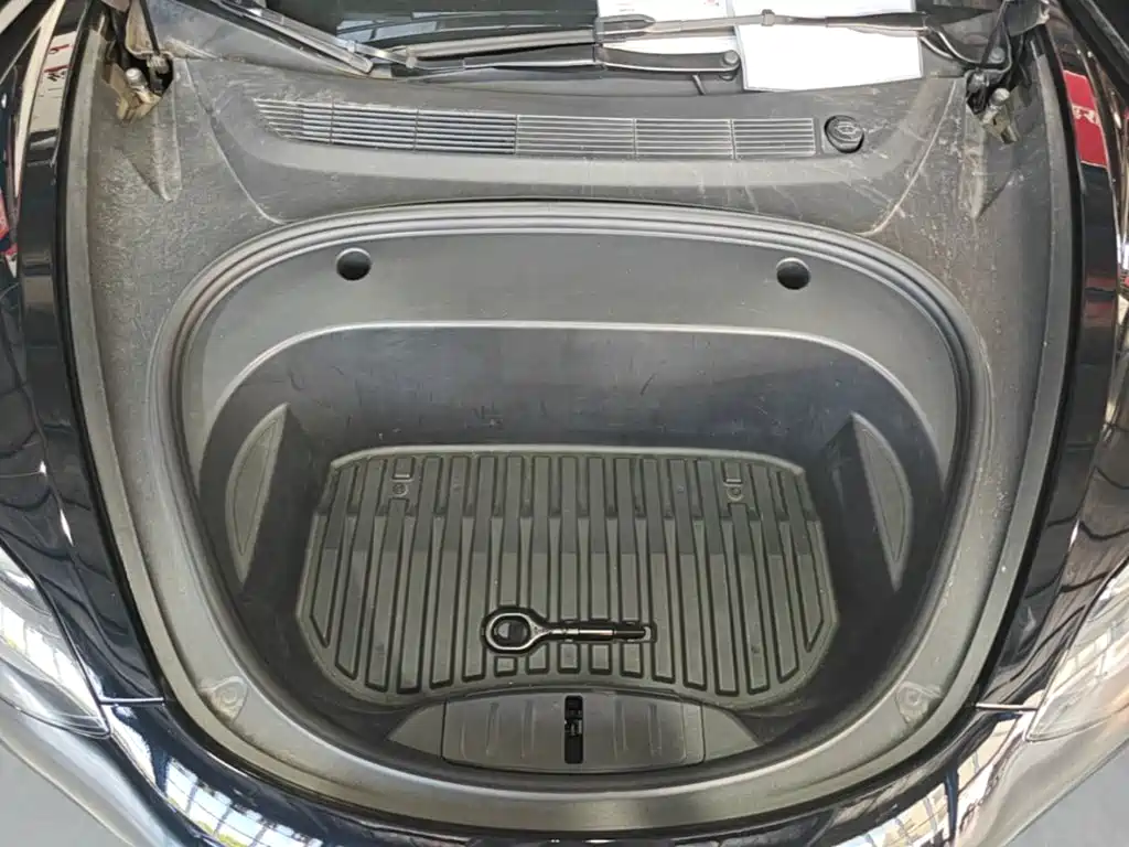 Tesla Model 3 — миниатюра 25