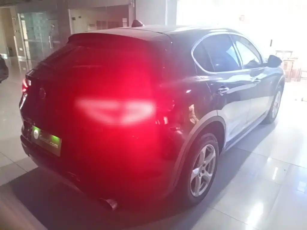 Alfa Romeo Stelvio — миниатюра 7
