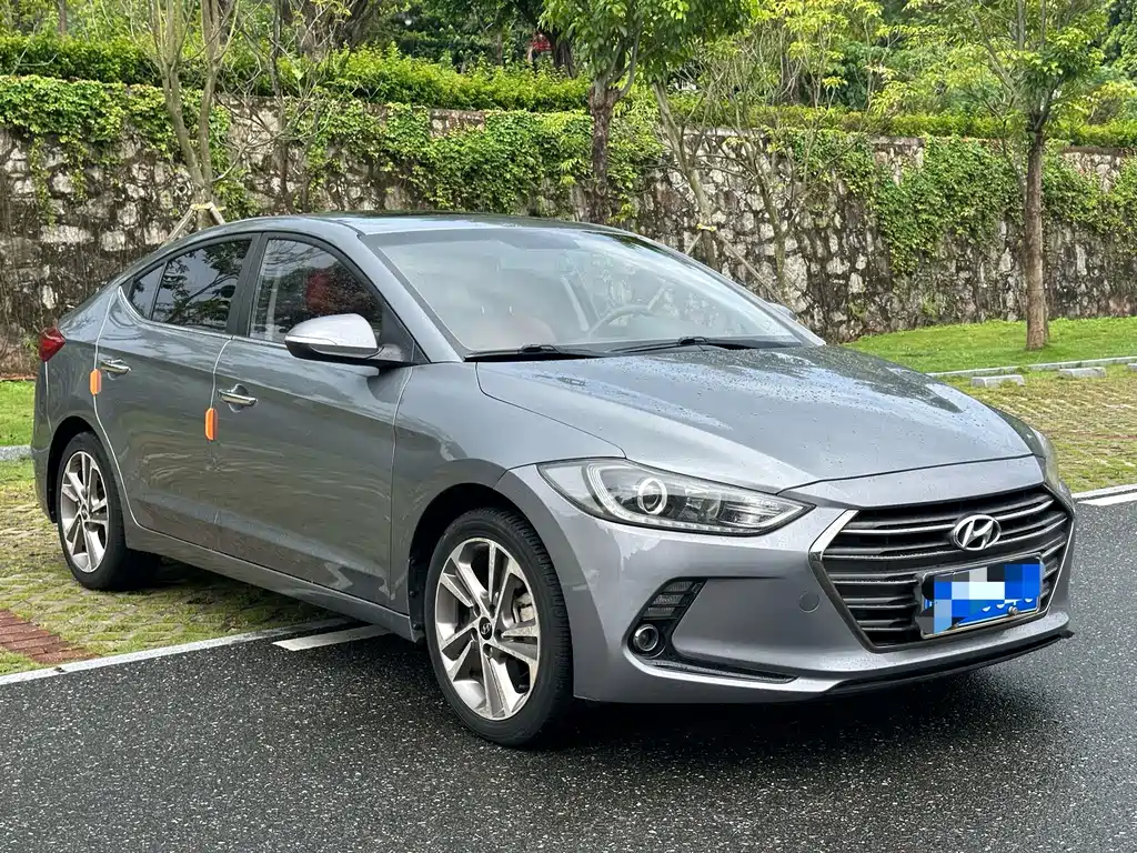 Hyundai Elantra — миниатюра 3