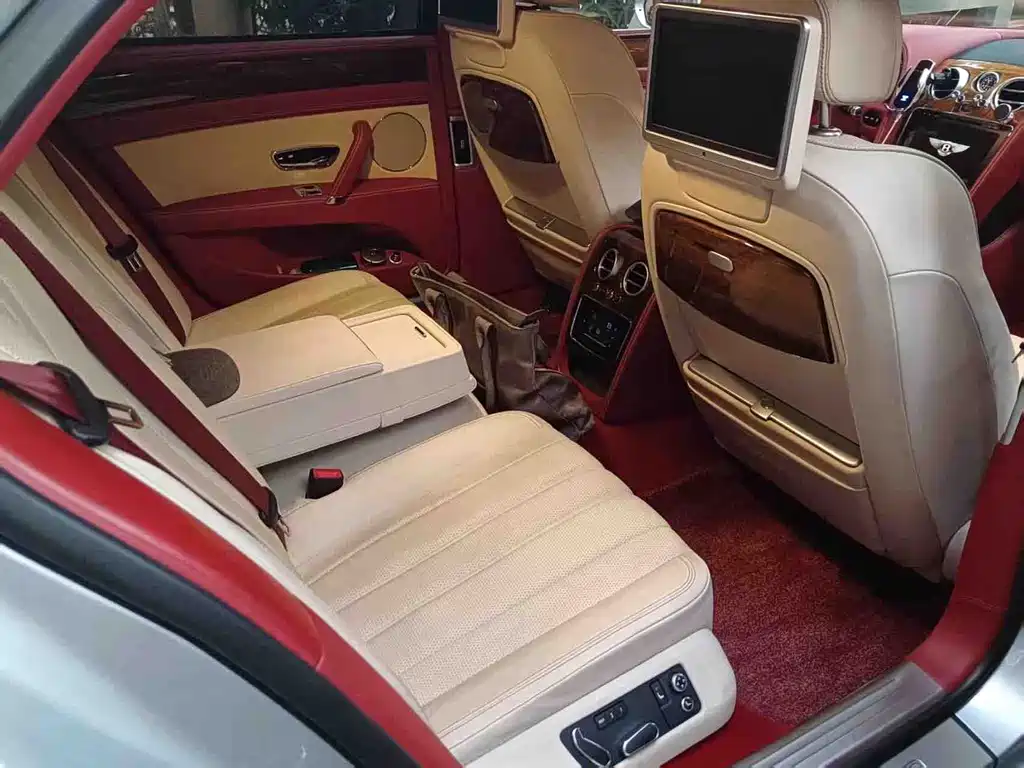 Bentley Flying Spur — миниатюра 8