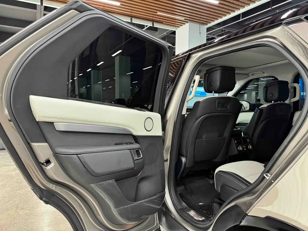 Land Rover Discovery — миниатюра 12
