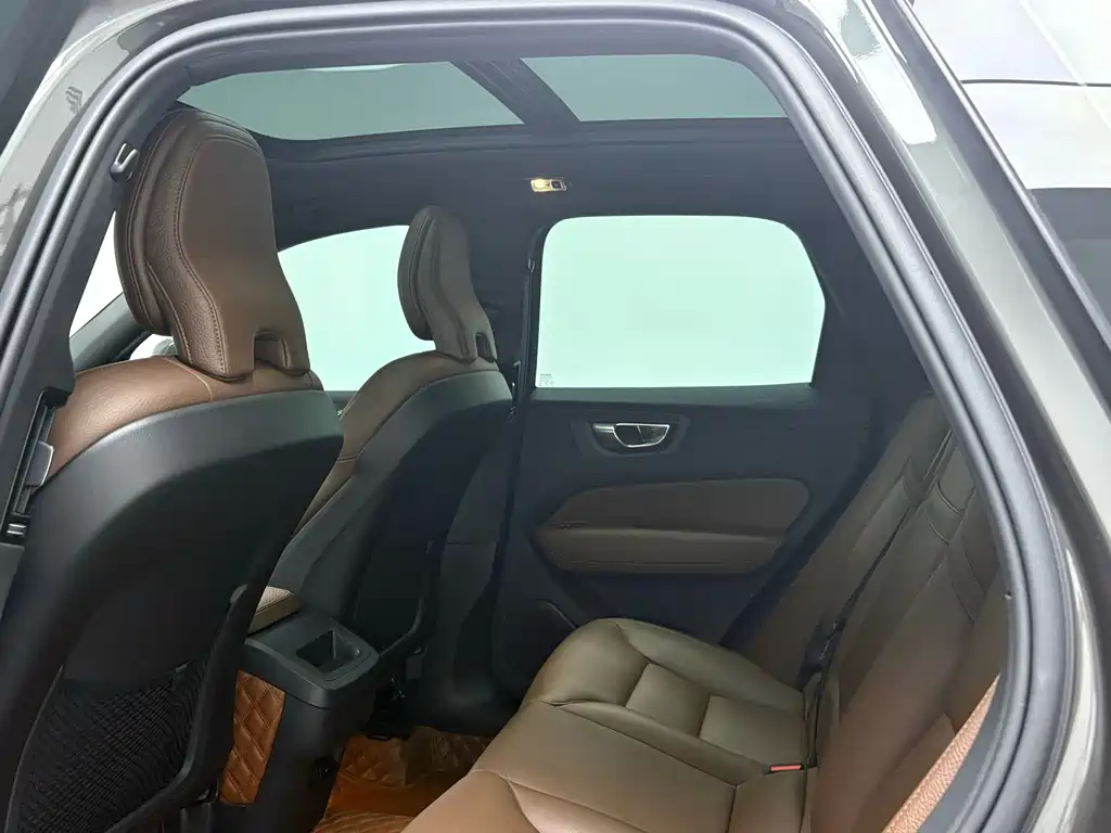 Volvo XC60 — миниатюра 6