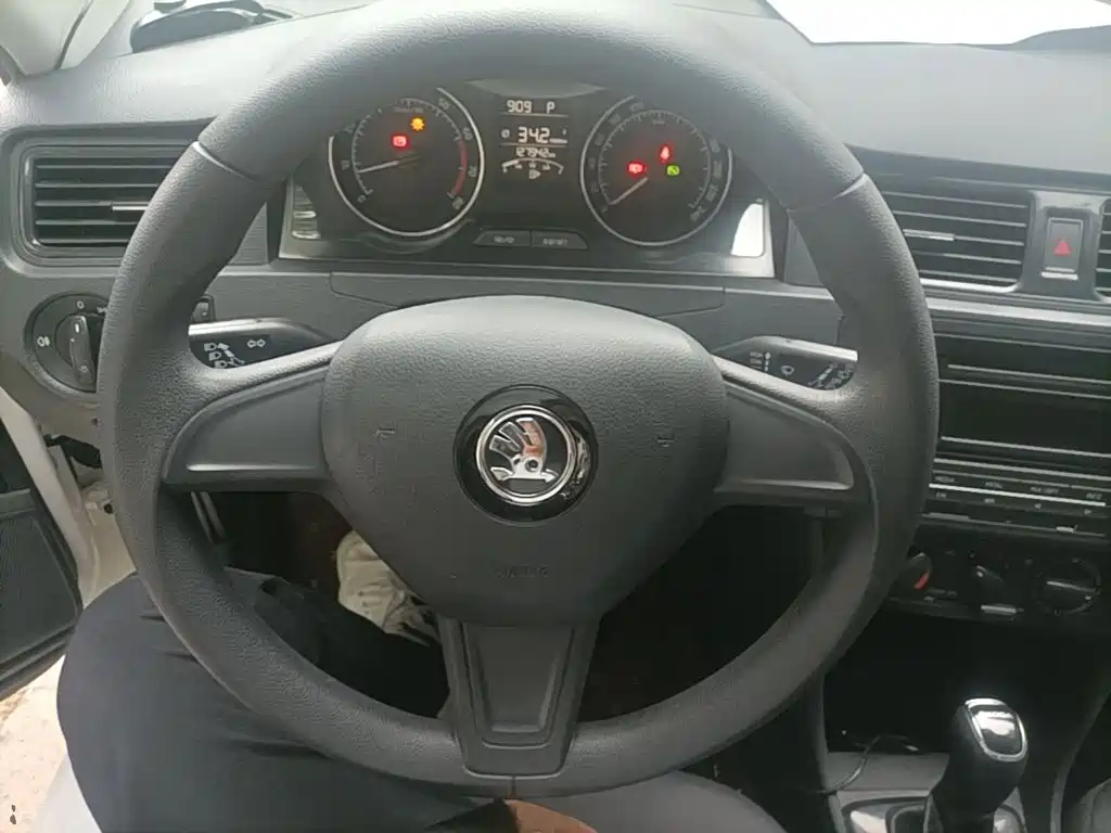 Skoda Rapid Spaceback — миниатюра 11