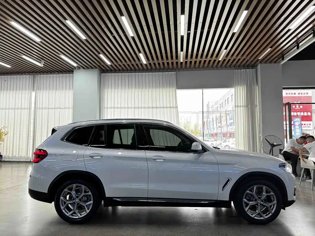 BMW X3 — миниатюра 18