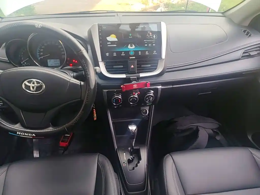 Toyota Yaris L — миниатюра 13