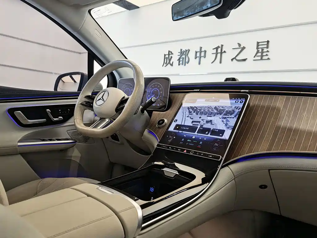 Mercedes-Benz EQE SUV — миниатюра 15