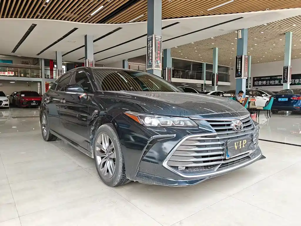 Toyota Avalon 2.5L Luxury Edition, фото 3