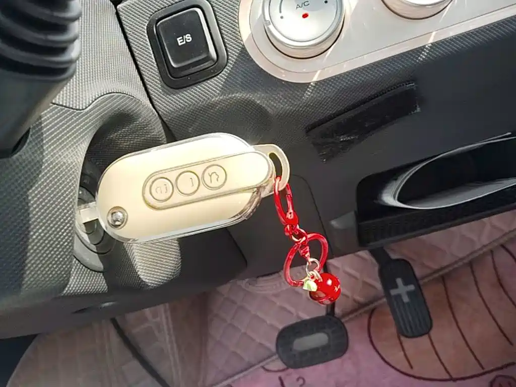 Wuling MINIEV — миниатюра 9