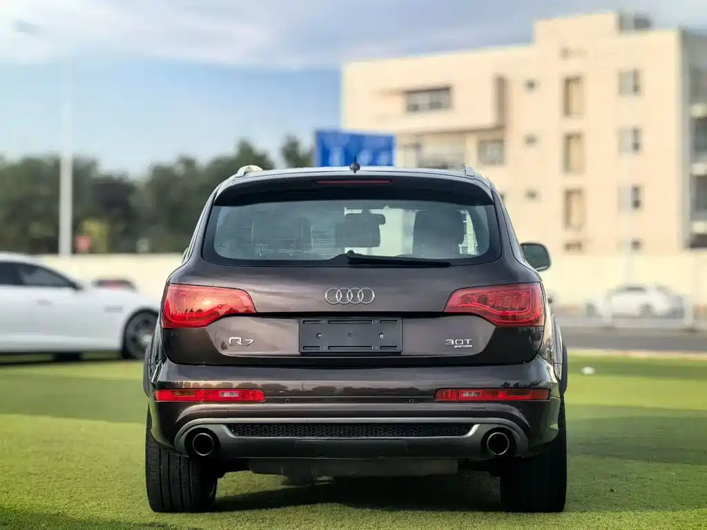 Audi Q7 — миниатюра 6