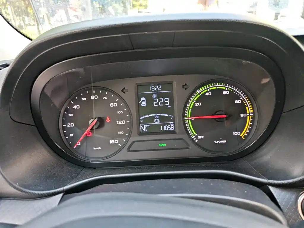 Roewe Clever — миниатюра 12