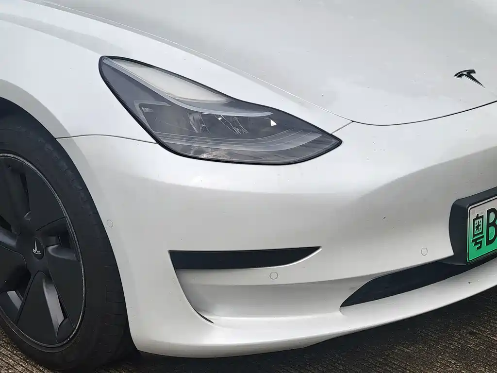 Tesla Model 3 — миниатюра 8