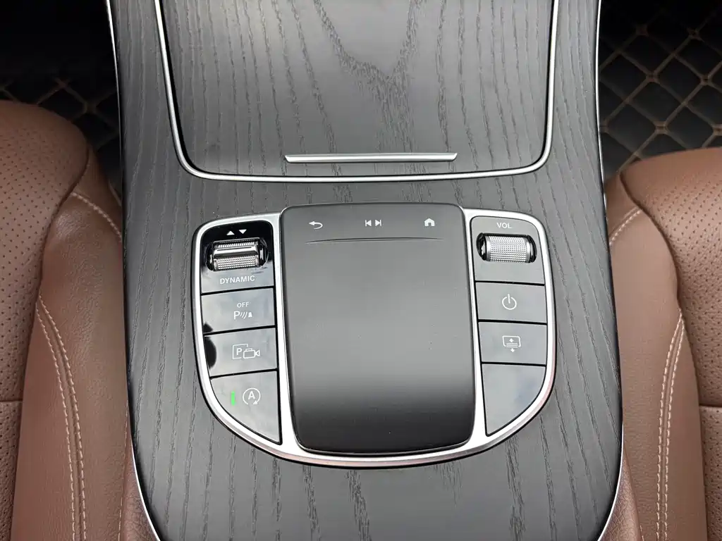 Mercedes-Benz E-Class — миниатюра 15
