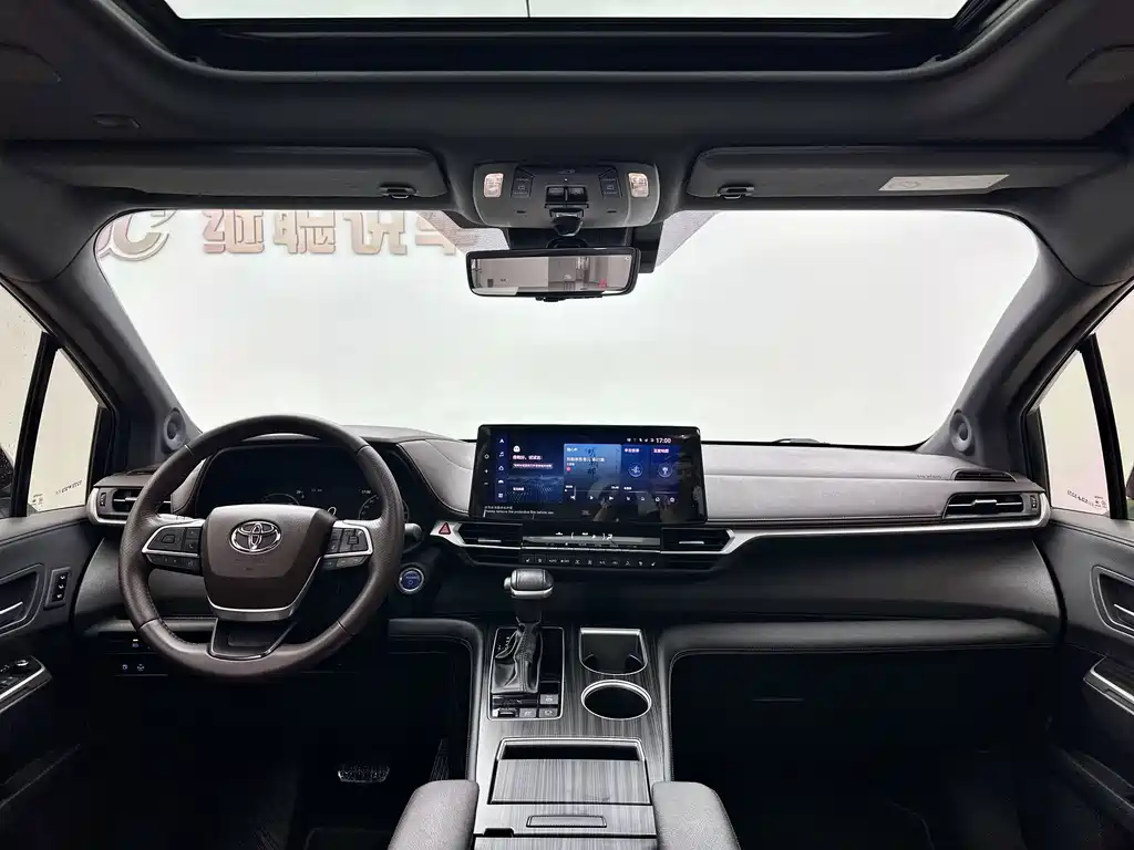 Toyota Sienna — миниатюра 15