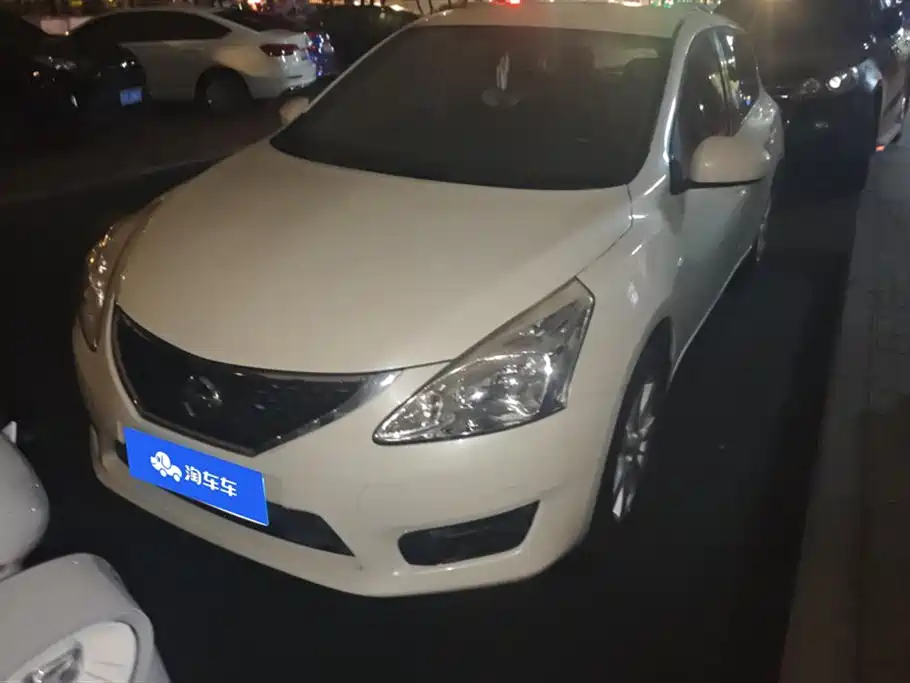 Купить Nissan Tiida