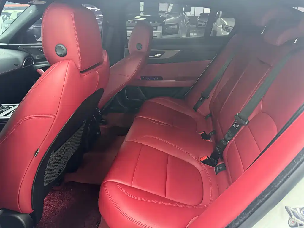 Jaguar XEL 2021 2.0T 200PS R-DYNAMIC Sport