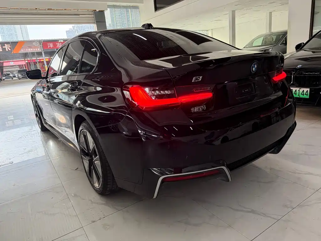 BMW i3 2025 eDrive 40 L Sport