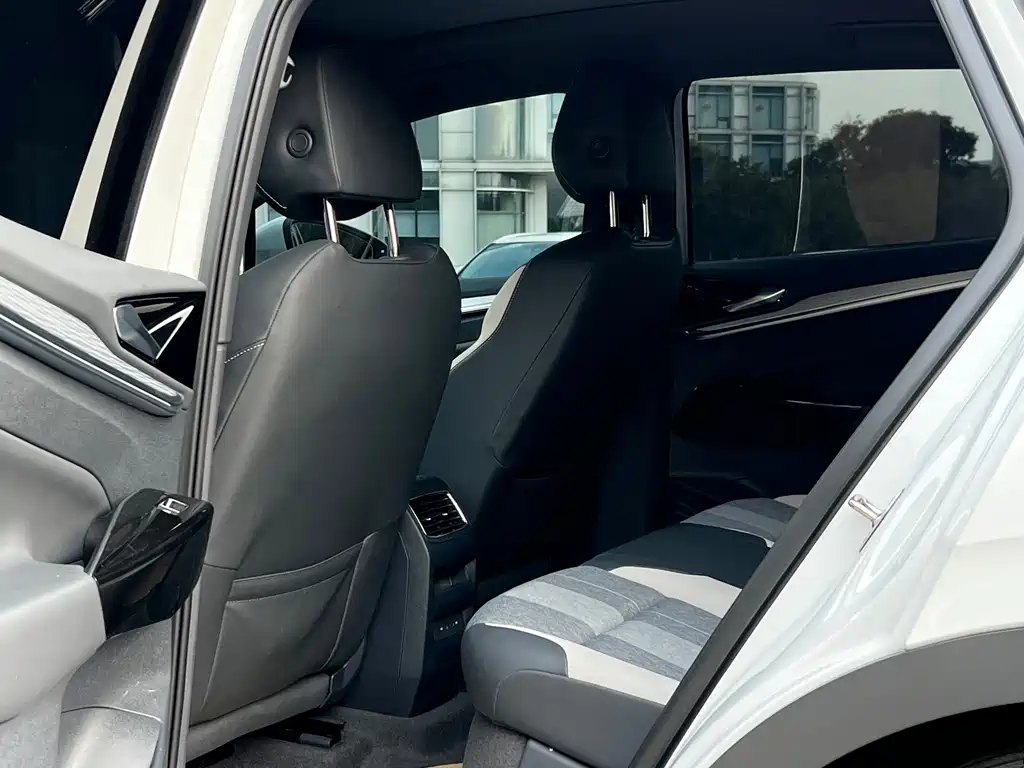 Volkswagen ID.4 Crozz — миниатюра 18