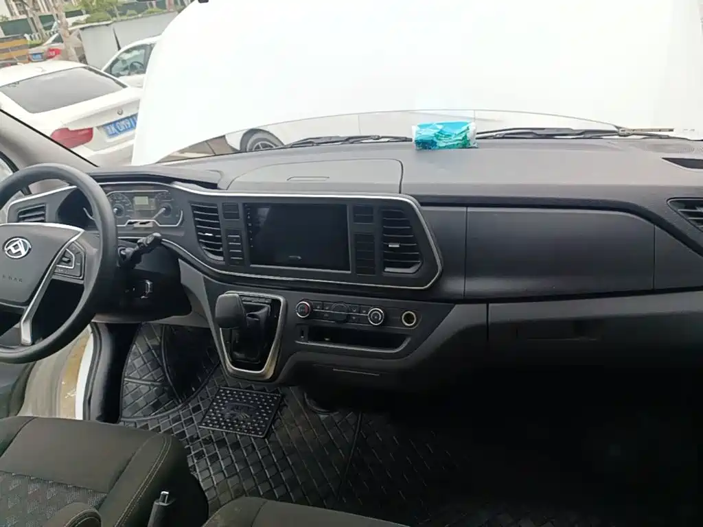 MAXUS V80 — миниатюра 13