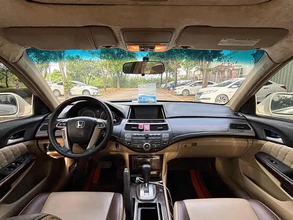Honda Accord — миниатюра 6