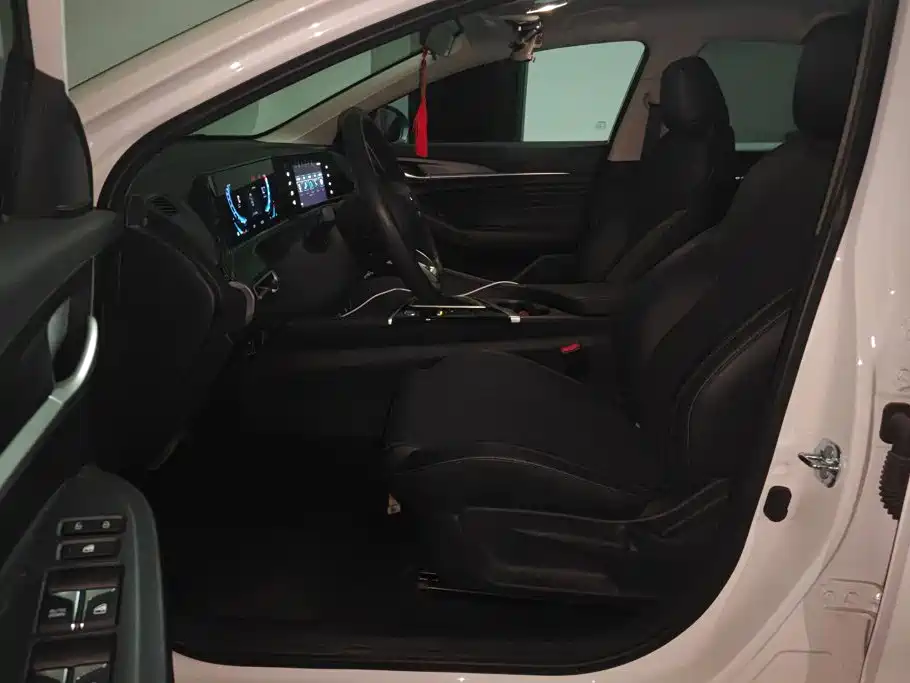 Changan Eado — миниатюра 9