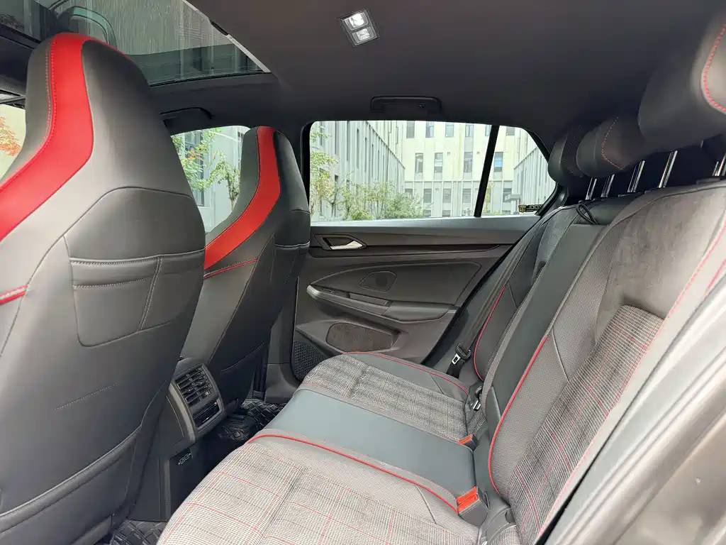 Volkswagen Golf GTI — миниатюра 6