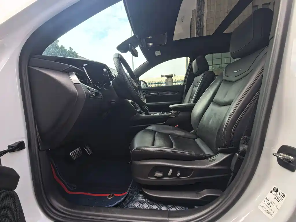 Cadillac XT6 — миниатюра 13