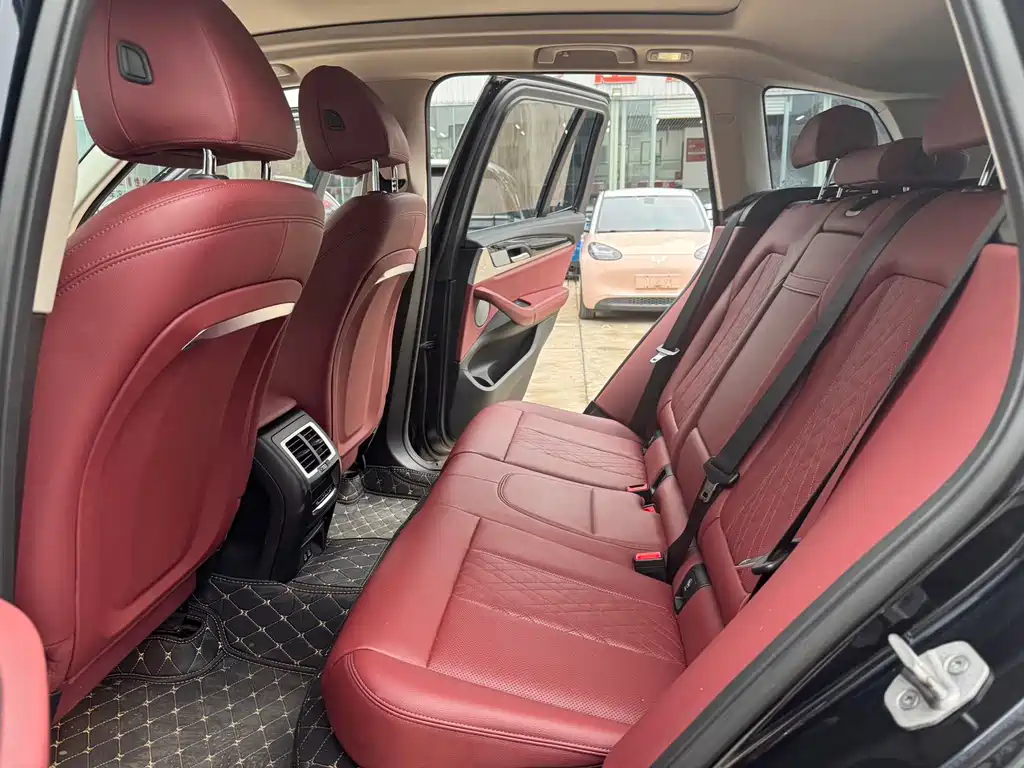 BMW iX3 — миниатюра 11