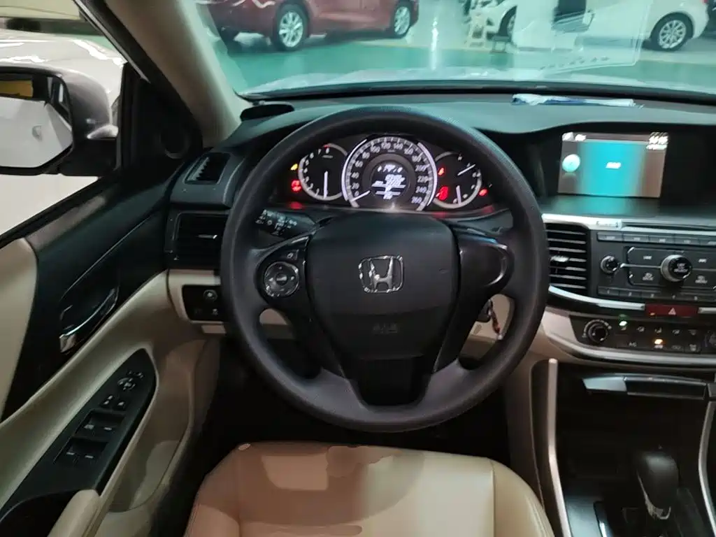 Honda Accord — миниатюра 11