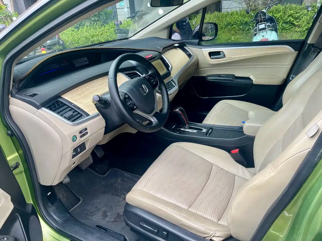 Honda Jade 2013 1.8L CVT Luxury 6 мест