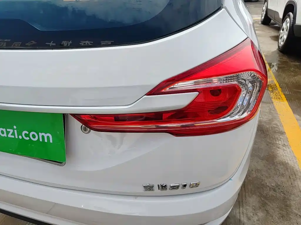 Baojun 310W — миниатюра 8