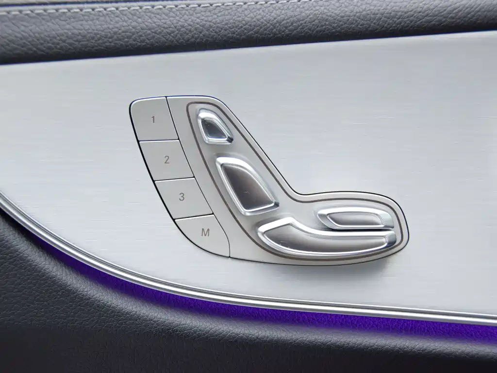 Mercedes-Benz E-Class (Import) — миниатюра 10